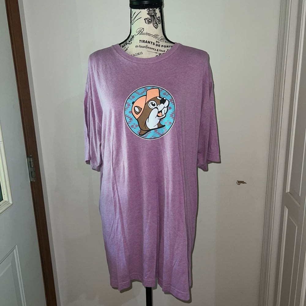 Buc-ee's Purple Graphic T-Shirt